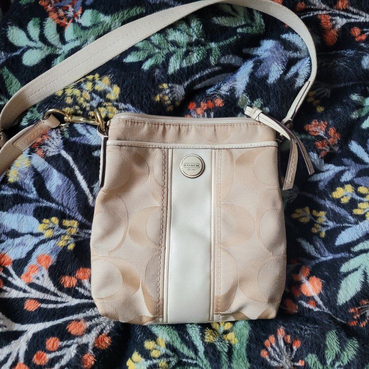 Coach Beige with Gold Hardware ✨️ Crossbody