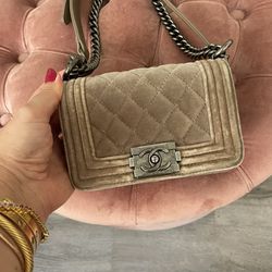 AUTHENTIC Chanel Boy Bag! Excellent Pre-Owned Condition! Gorgeous Tan /  Beige / Taupe Velvet Hardware Comes with Dust Bag, Poshmark authentication  for Sale in Los Angeles, CA - OfferUp