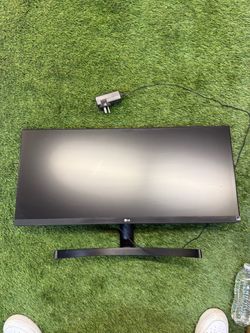LG Ultrawide Monitor with Power Adapter 34” model 29WK500