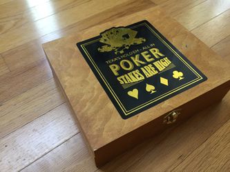 Texas Hold’em Poker Wooden box with cards, chips and dice