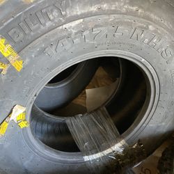 4x Tractor Tires 14x 17.5 $800