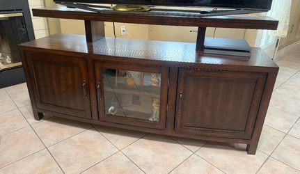 Tv stand- Brown