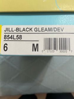 Black patent shoes