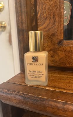 Estée Lauder Foundation