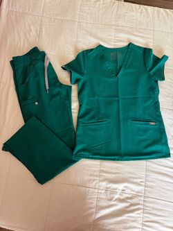 FIGS Scrub Set Top and Pants