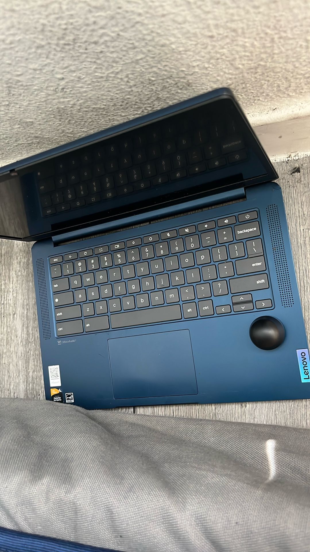 Lenovo Laptop (touchscreen)