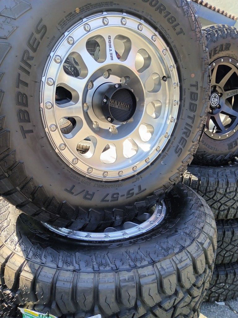 All 4 Wheels 17x9 Tires Wheels 33 Of Road Available 