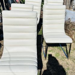 6 Dining Chairs Leather Is Peeling See Pictures 