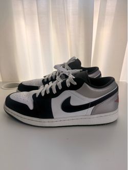 Nike Air Jordan 1 low SE. Black, White, Silver