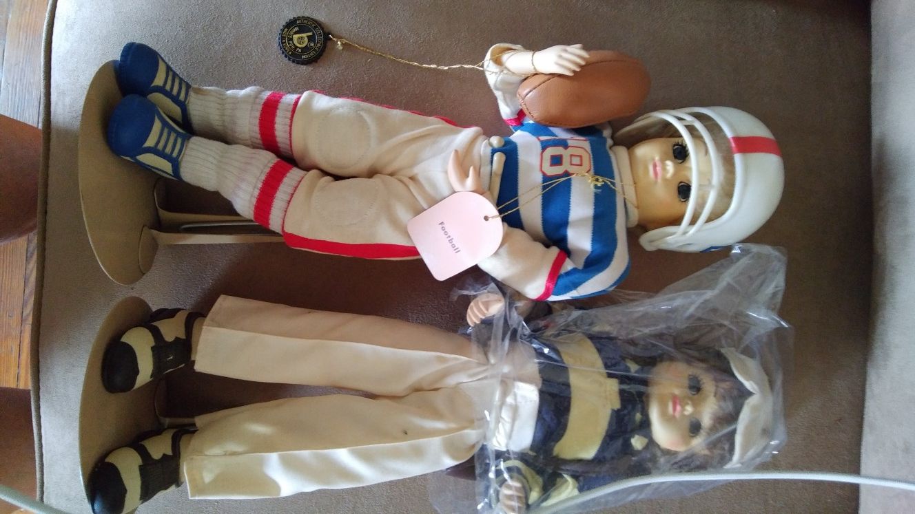 Porcelain early American dolls