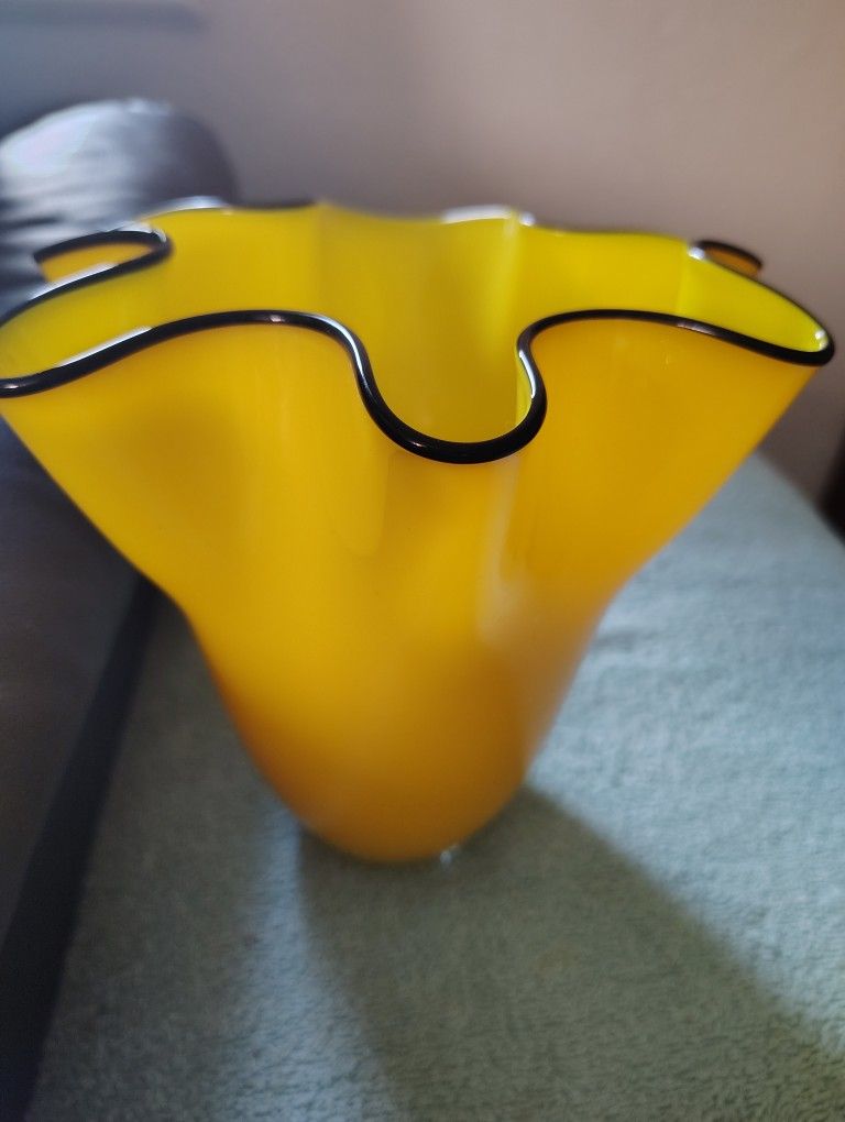 Czech/Bohemian Tango Handkerchief Vase Vintage
