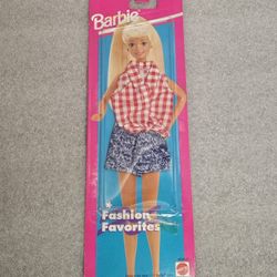 1995 Barbie Fashion Favorites Summer Clothes Outfit 