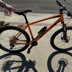 Giant Talon Mountain Bike