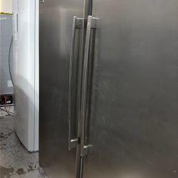 Upright Freezer Frigidaire 