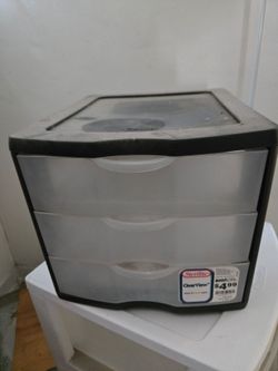 FREE Storage unit with 3 drawers/unidad de 3 cajones
