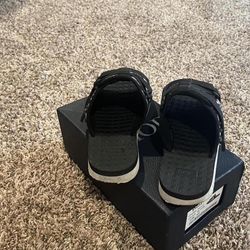 Black Dior slides