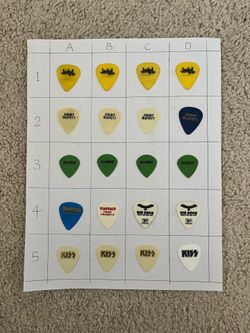 Guitar pics/ autograph/ signed