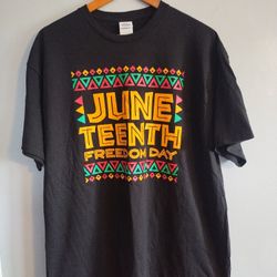 NEW - JUNETEENTH - T-SHIRT - SIZE - XL
