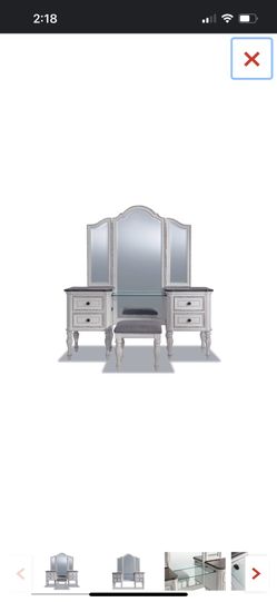 Beautiful Makeup Vanity