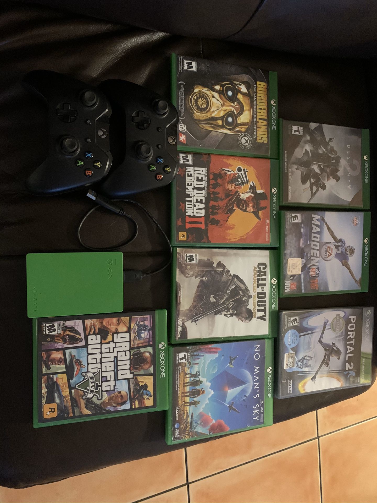 Xbox one bundle CONSOLE games controllers hard drive