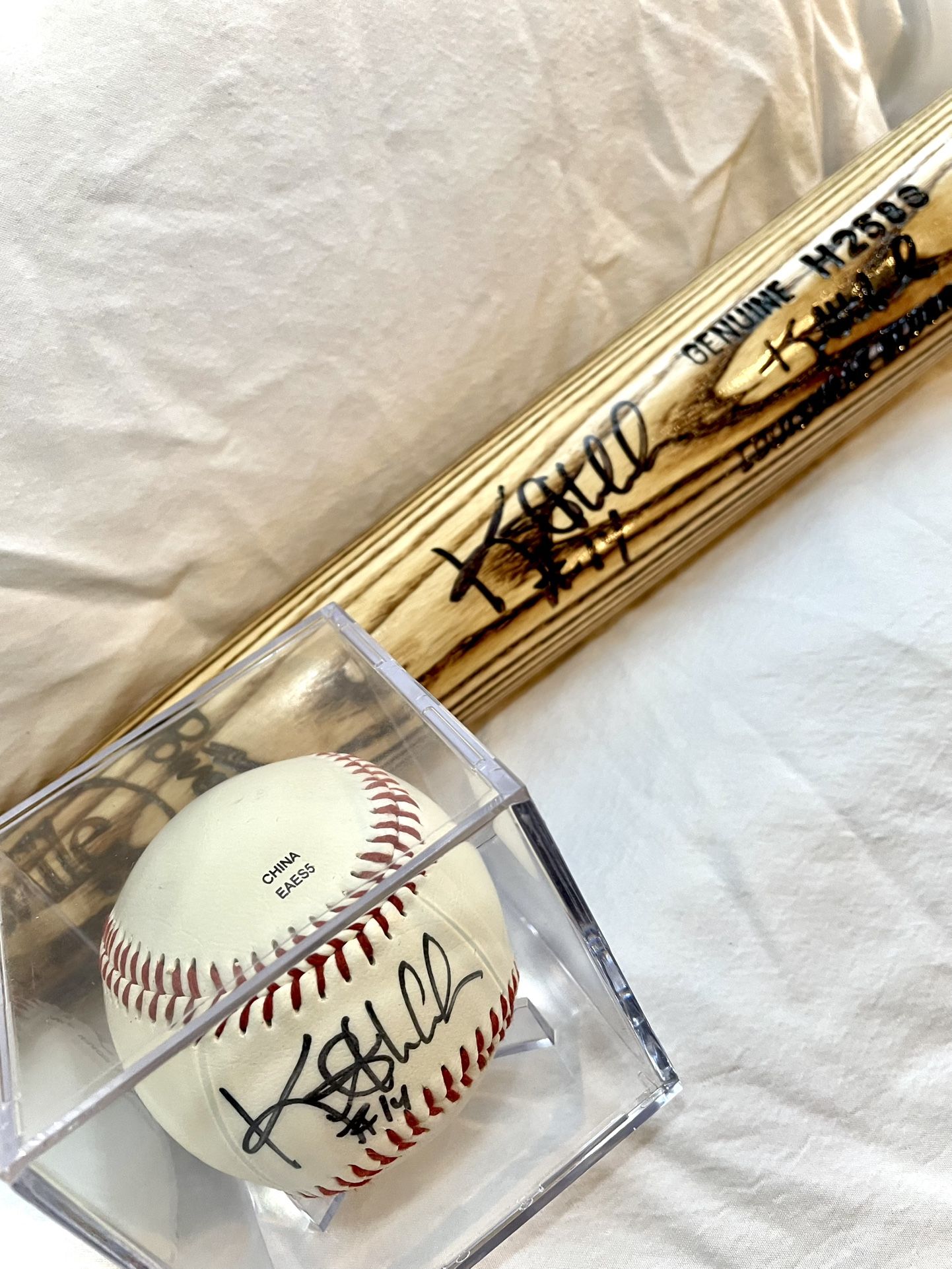 MN Twins, Kent Hrbek Autographed Ball and Bat