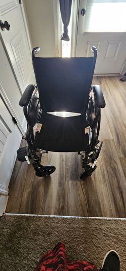 Medline Manual Wheelchair – Excellent Condition