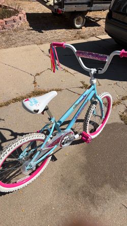 20” Huffy Illuminate Bike Light Blue and Pink
