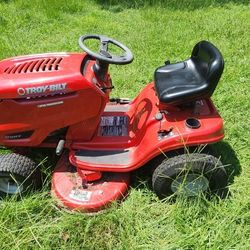 Troy-bilt 17.5hp 500cc Riding Lawn Mower