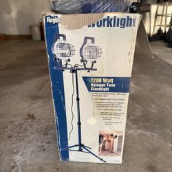Regent 1200 Watt Twin Standlight