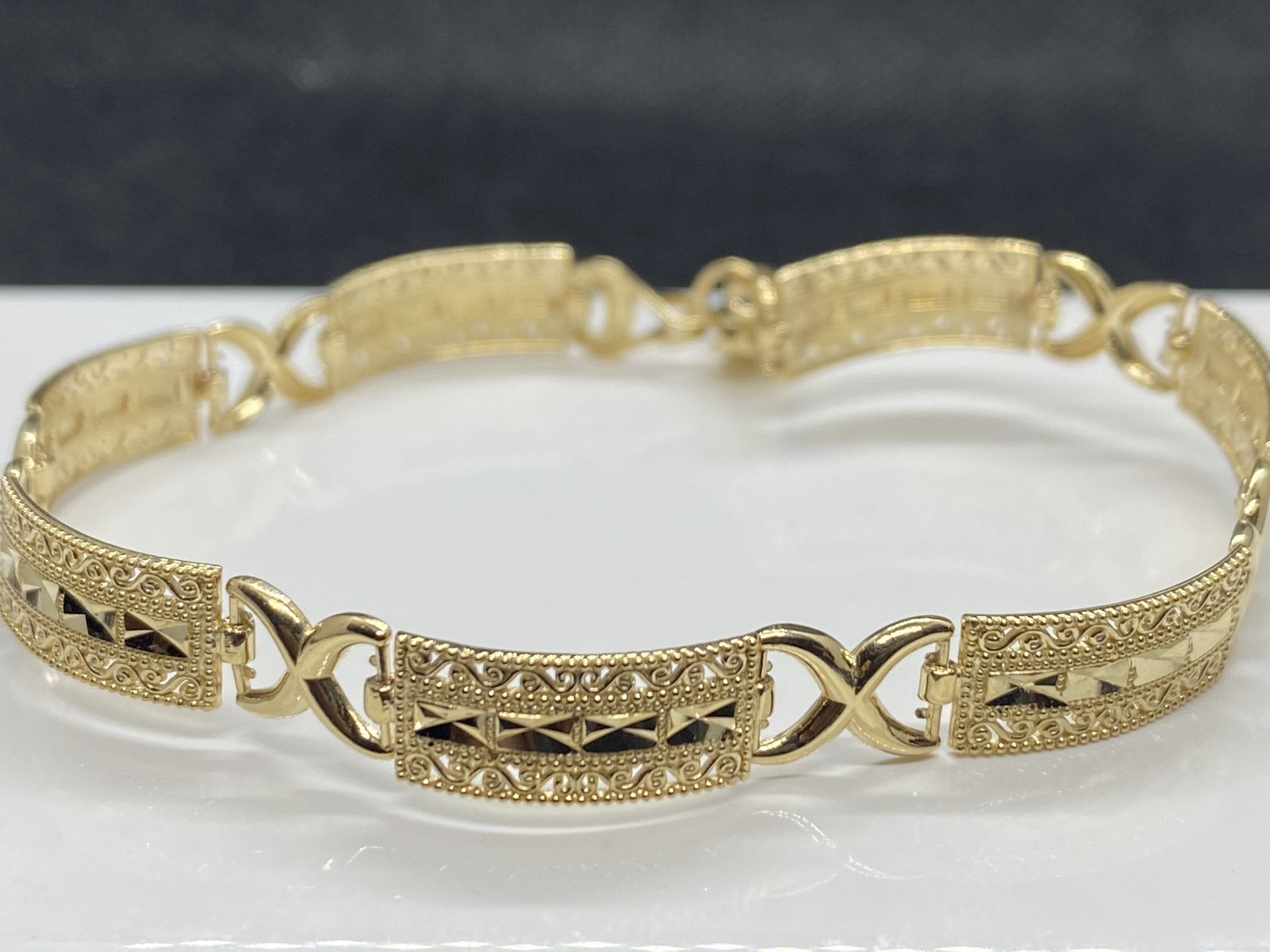 14k Solid gold Nice fancy women bracelet