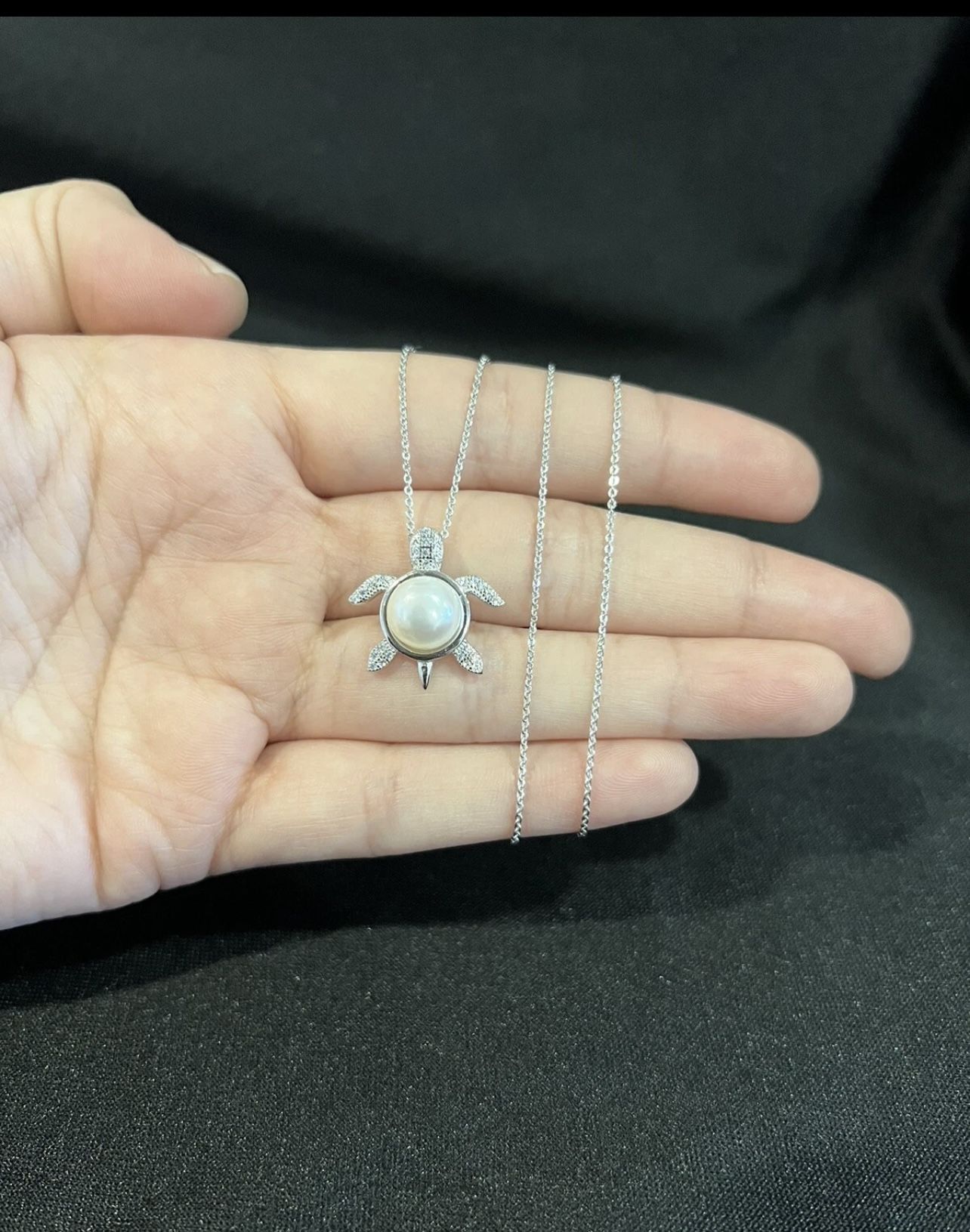925 Sterling Silver Women Pearl Color Turtle Pendant & Rolo Chain
