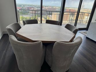 Brand new lulu Georgia dining table with chairs