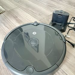 Roomba® 694 Robot Vacuum