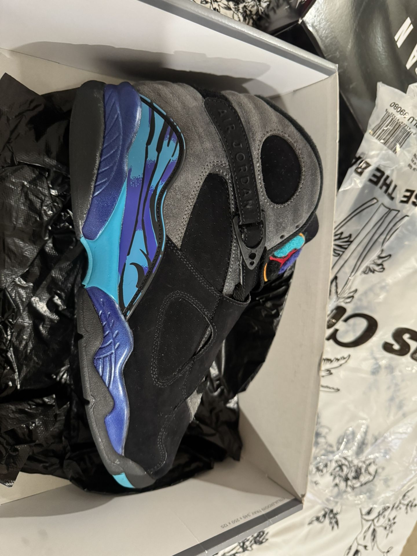 Air Jordan Retro Size 10.5m. 180$