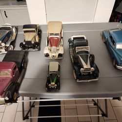 ANTIQUE CARS AND TRUCKS 