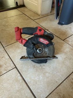 Milwaukee Fuel Skillsaw M18