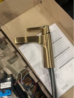 Like new delta vanity faucet with motion activation