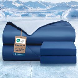 Brand New Cooling Comforter Queen Size with Pillow Cases