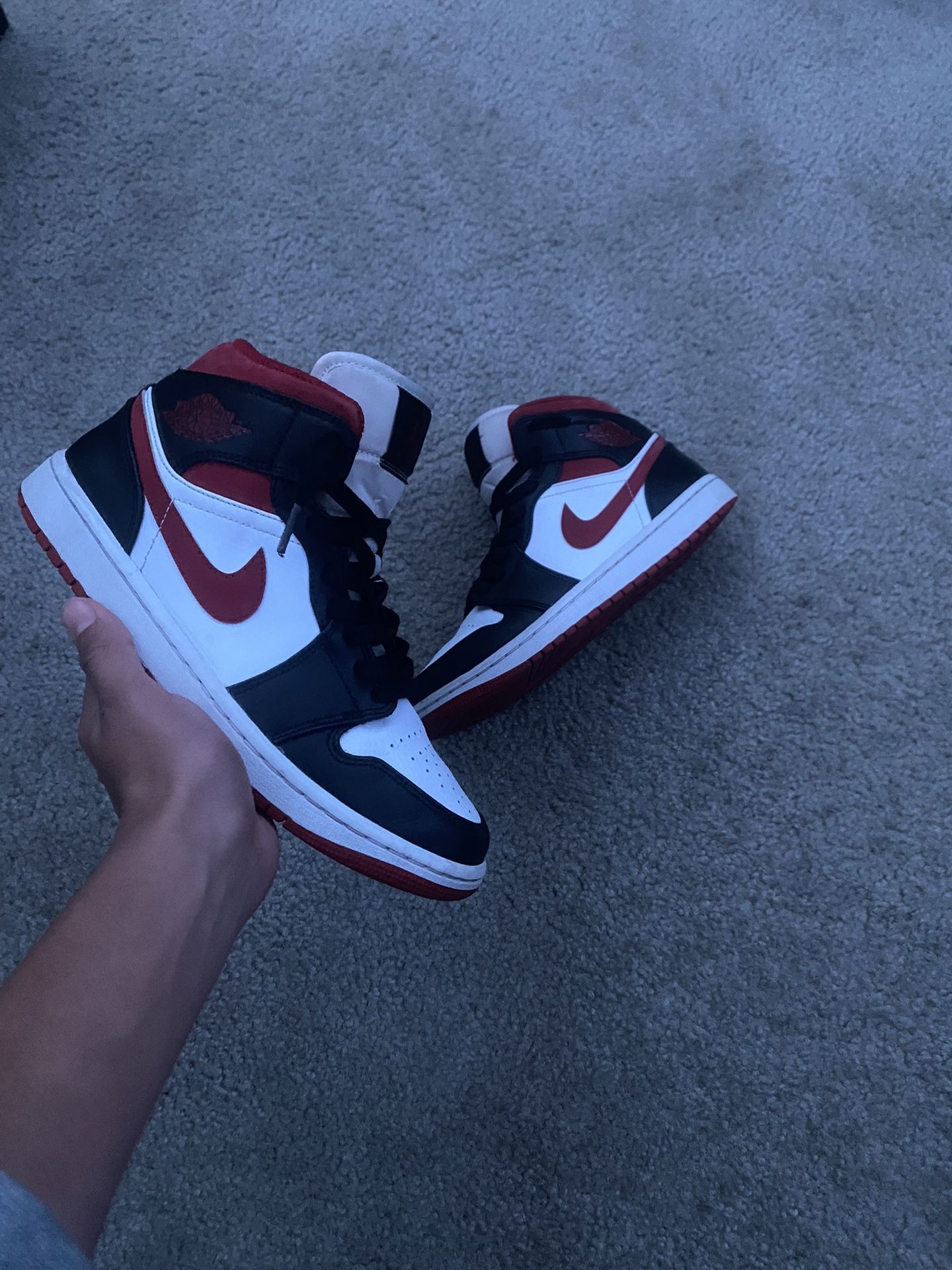 Jordan 1 Mid “Black Gym Red”