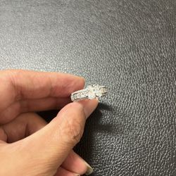 925 Sterling silver women’s Ring.