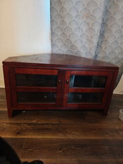 Living room corner table
