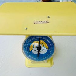 VINTAGE BLUE WHITE 25LB PUPPY PICTURE DECOR BABY SCALE 