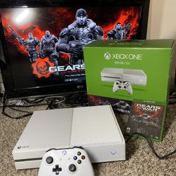 Microsoft Xbox One Gears of War: Ultimate Edition 500GB White Console in BOX 
