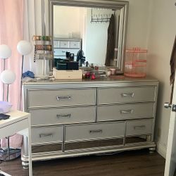 3 Piece Silver Bedroom Set 