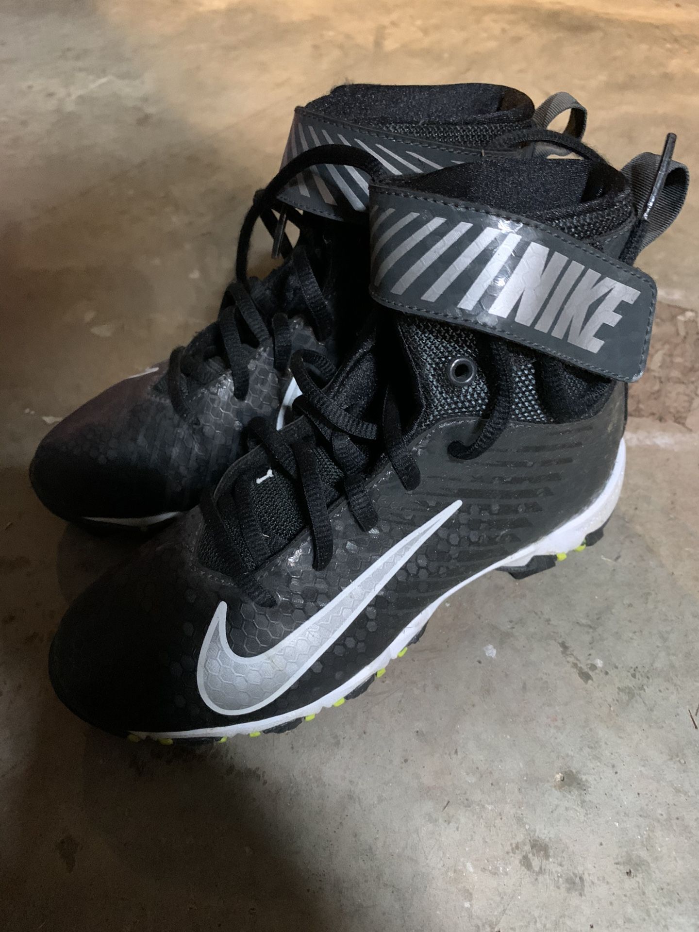 Kid’s Nike Cleats size 1.5Y