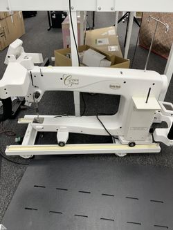 Babylock Crown Jewel 18inch