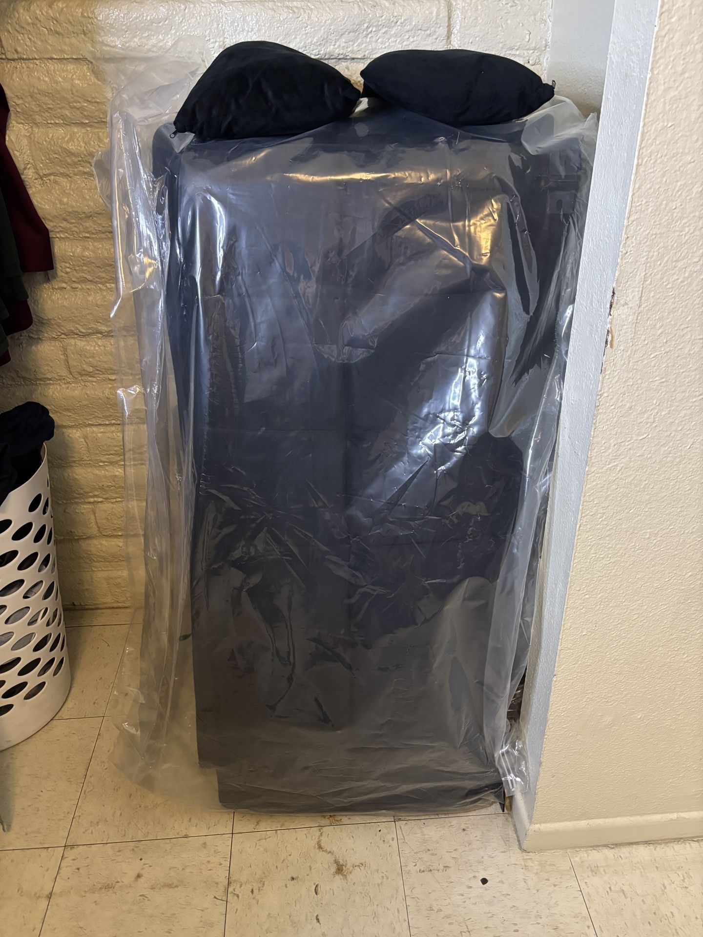 black futon