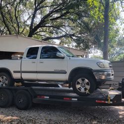 2002 Toyota Tundra For Parts 