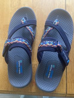 BRAND NEW NAVY BLUE SKECHERS SANDALS 8 1/2