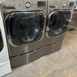 LG XXL Capacity Washer And Dryer 